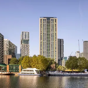 Urban Rest Canary Wharf London